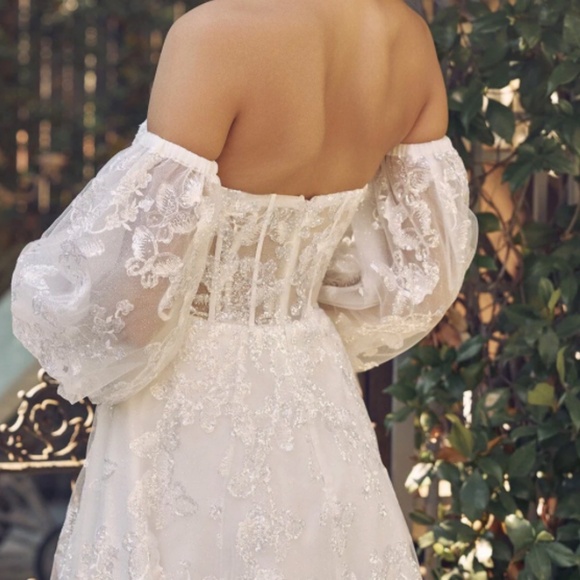 Nox Anabel Gown - Picture 3 of 4